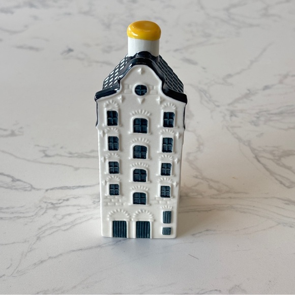 KLM #33 Blue Delft House by BOLS - Picture 1 of 6